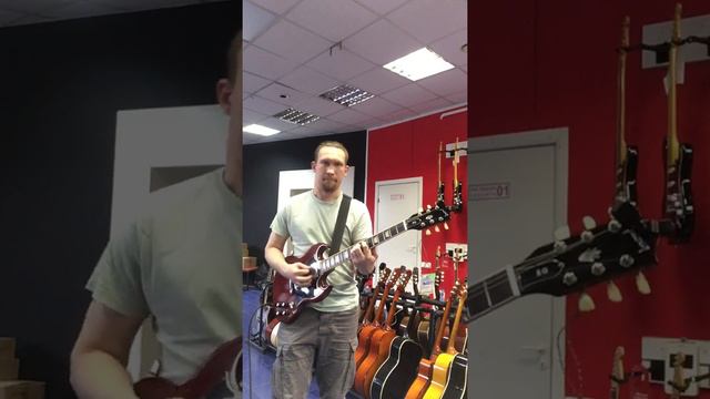Вкусный вишневый Gibson SG Standard 2012 смотреть онлайн