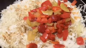 Квашеная капуста, жареная на сковороде. Очень вкусная капуста, скажу я вам !!!