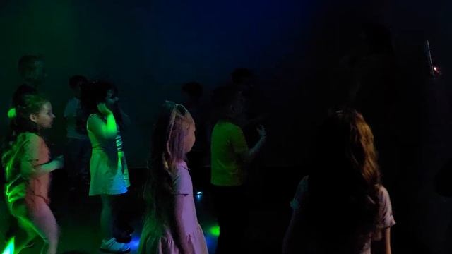 Дискотека с аниматором Лазерленд после выпускной в садике у сына.#гульназлатыпова смотреть онлайн
