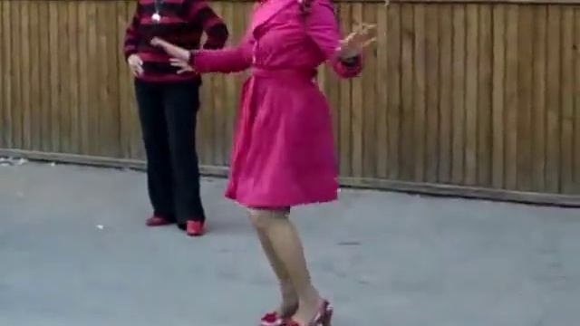 ДИКИЕ ТАНЦЫ В НОВОСИБИРСКЕ! ЦПКиО смотреть онлайн