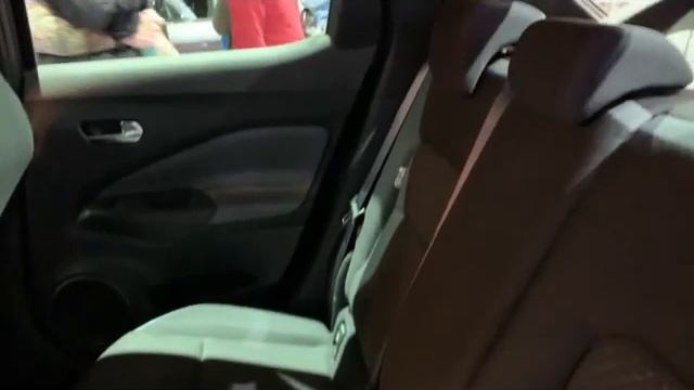 Nissan Juke 2020 vs. Renault Captur 2020 смотреть онлайн