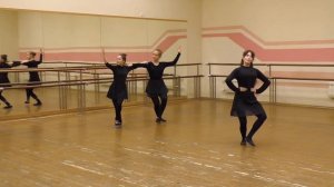 Знакомство с основными движениями греческого танца Сиртаки