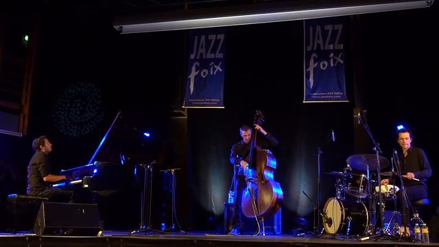 Rémi Panossian Trio (RP3): "Dr. Vincent" -LIVE- @ Salle Isabelle Sandy Foix смотреть онлайн