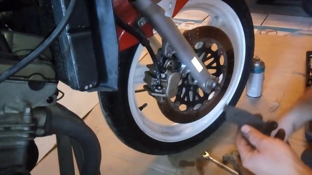 Ремонт переднего супорта ч2 Honda Cbr250r Mc19