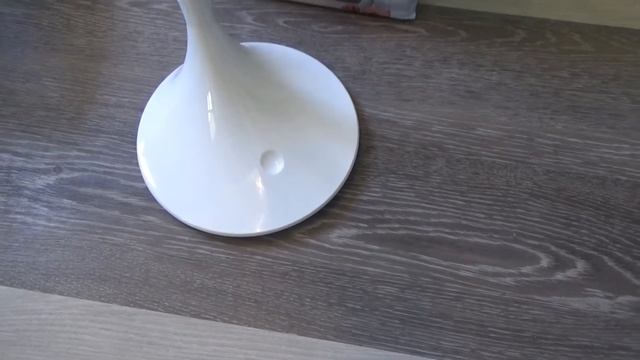 Настольный светильник Camelion KD 772 C01 белый смотреть онлайн