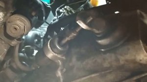 Замена рабочего цилиндра сцепления (РЦС) на автомобиле Москвич-2140.mp4