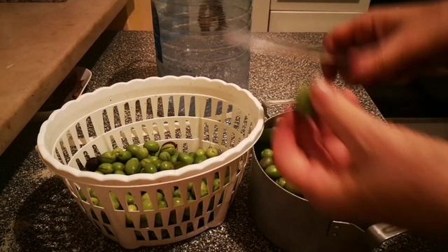 Оливки, солю двумя способами, часть 1. смотреть онлайн