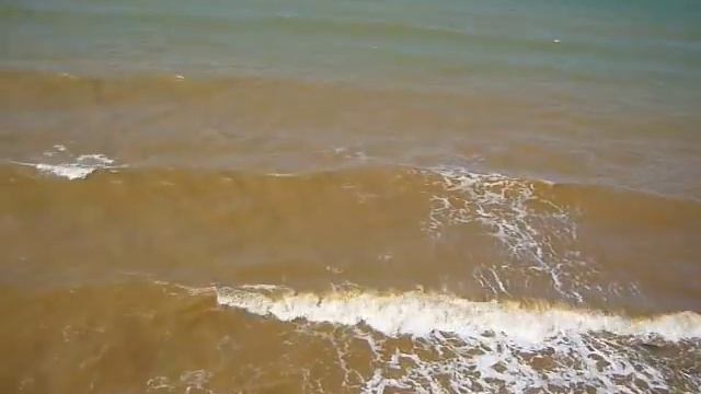 Черное море в шторму в Крыму, пос. Кача смотреть онлайн