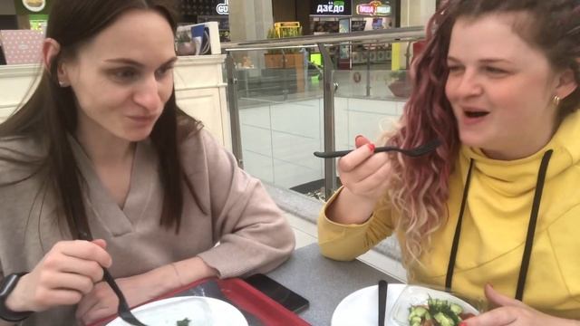 Пробуем с Сашкой еду из «Журавлина» в Челябинске смотреть онлайн