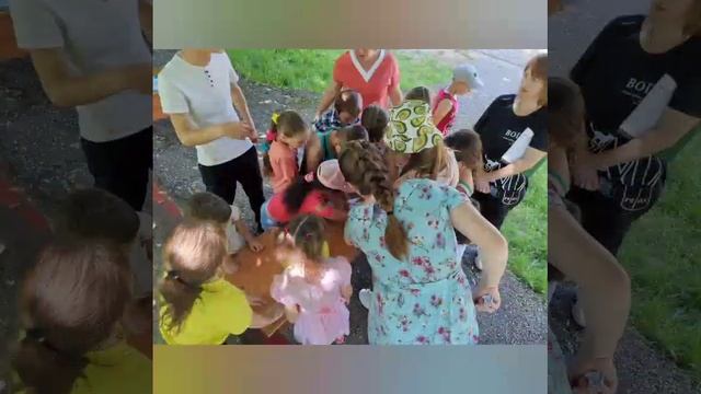 «Детство – красок фейерверк» смотреть онлайн