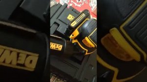 Орбитальная шлифмашинка dewalt dcw210