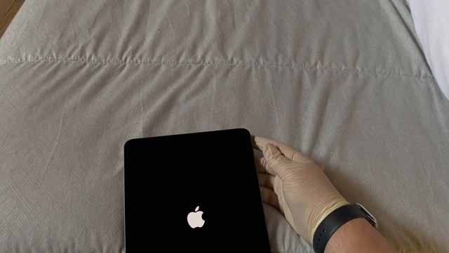 Apple iPad Air 5th Gen Unboxing & Review смотреть онлайн