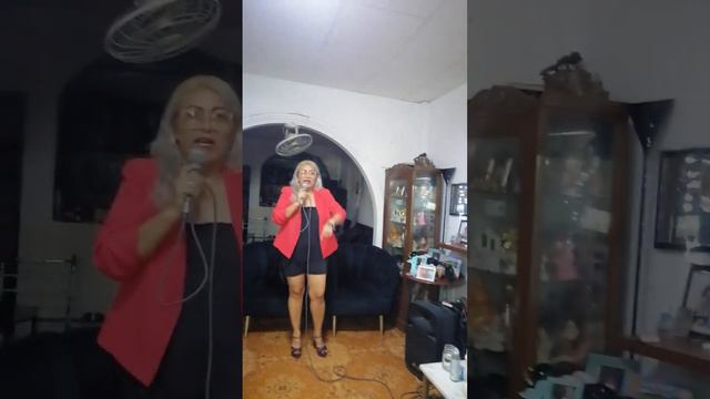 Yo Pago La Cuenta - Olga Valkiria (Por Grace Oquendo) смотреть онлайн