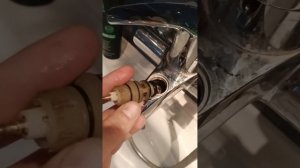 Ремонт картриджа смесителя для ванны душ фирмы grohe