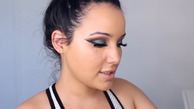 NikkieTutorials X TooFaced The Power of Makeup Tutorial | Teal with a Pop of Glitter смотреть онлайн