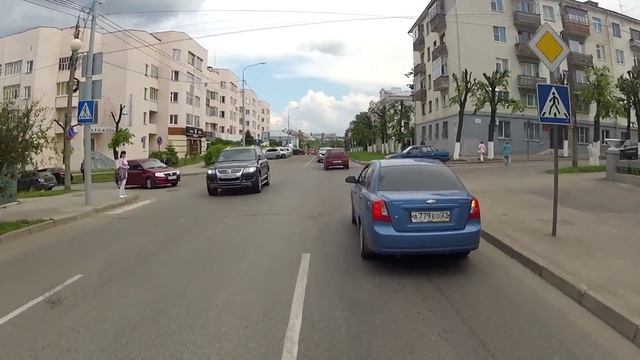 пример6. Знак "главная дорога" - не для мотоциклиста :) смотреть онлайн