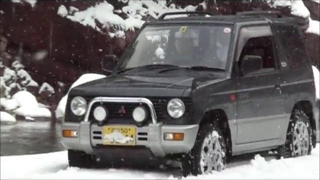 Suzuki Jimny - Samurai 660cc 4X4 Turbo & Mitsubishi - Mini Pajero 4x4 660cc On Ice Part 1