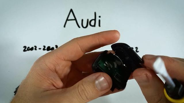 Audi S8 Key Fob Battery Replacement (2002 - 2003) смотреть онлайн