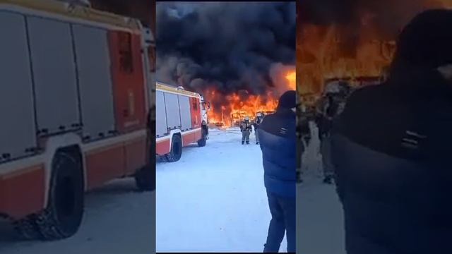 ПОЖАР НА КИРОВСКОМ ВЕЩЕВОМ РЫНКЕ В Г. САМАРА смотреть онлайн