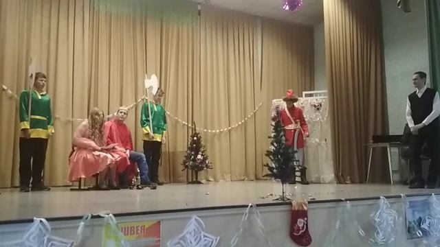 Выступление сценка новый год 25 декабря. смотреть онлайн