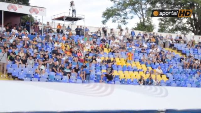 Феновете псуват Минев при завръщането смотреть онлайн