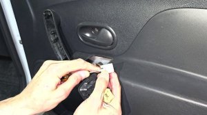 как снять обшивку двери рено логан 2