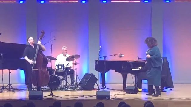 Michael Pewny Trio & Axel Zwingenberger feat Kim Cooper - My Baby Blues смотреть онлайн