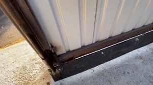 Распашные ворота и как решить проблему с расстоянием под воротами.