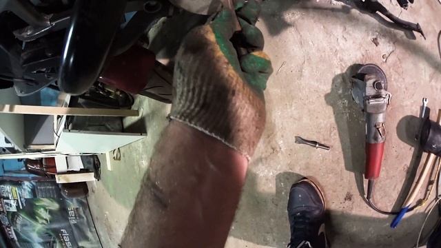 РЕМОНТ HONDA БОЛГАРКОЙ МОЛОТКОМ И ЗУБИЛОМ смотреть онлайн