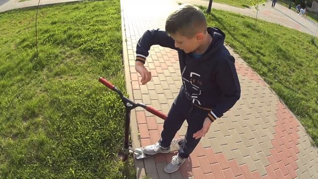 Трюки МорлокМоторс на самокате, топ 3 по версии ММ г.Курск 2020г. смотреть онлайн