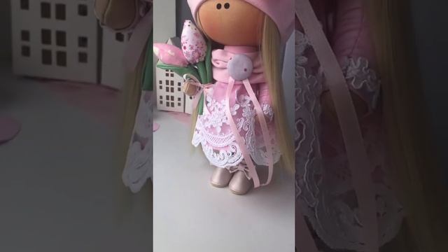 Нежная розовая весенняя интерьерная куколка! смотреть онлайн