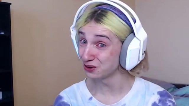 даша корейка подняла твич... смотреть онлайн