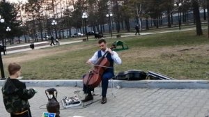 Игра на виолончели! Потрясающе!!!