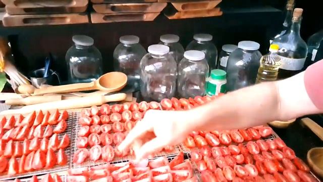 ВЯЛЕНЫЕ ПОМИДОРКИ НА ЭЛЕКТРОСУШИЛКЕ РЕЦЕПТЫ СЮФ смотреть онлайн