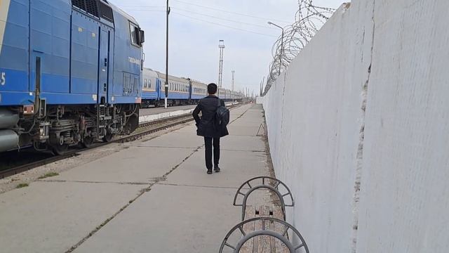 Тепловоз ТЭ33А. Отправление поезда 22 Кызылорда-Семей. смотреть онлайн