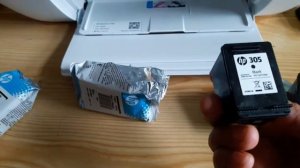 HP deskjet 2700 printer/how to change the cartridges?