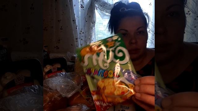 Прогулка с Чарли??Купила немного продуктов?