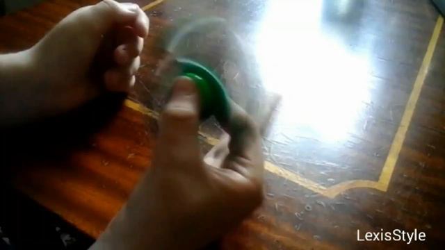 ШКОЛЬНИК УЧИТ КРУТИТЬ СПИНЕР ОДНОЙ РУКОЙ! смотреть онлайн
