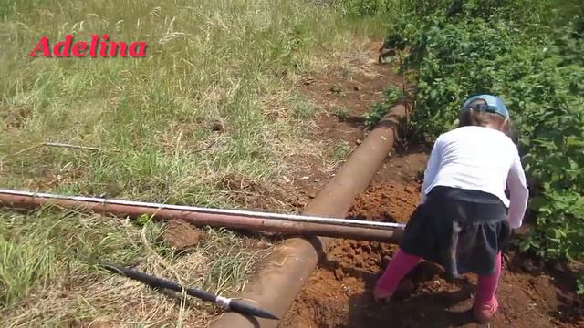 Маленькая девочка хочет стать строителем Ох уж эти дети!!! смотреть онлайн