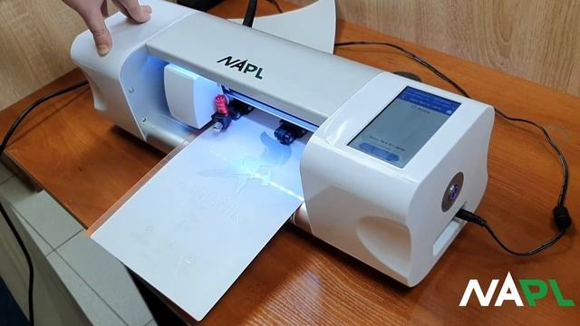 Порезка и поклейка пленки NAPL на планшет смотреть онлайн