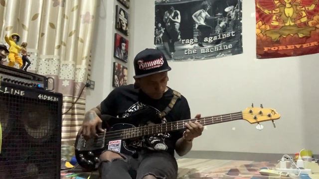 Muse - Time Is Running Out (Bass Cover) смотреть онлайн
