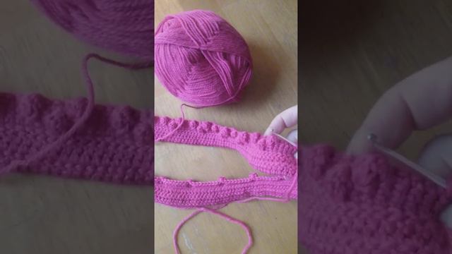 Вяжем модную юбку из чистой шерсти крючком. Цветочный декор. смотреть онлайн