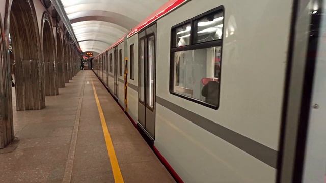 Сразу 2 Балтийца на станции "Академическая" смотреть онлайн