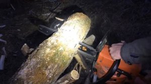 Простой способ как сделать чтоб не зажимало бензопилу в бревне