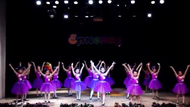Танцевальная группа "ЕРКЕНАЗ" - Руководитель: Айдарова Г.М. смотреть онлайн