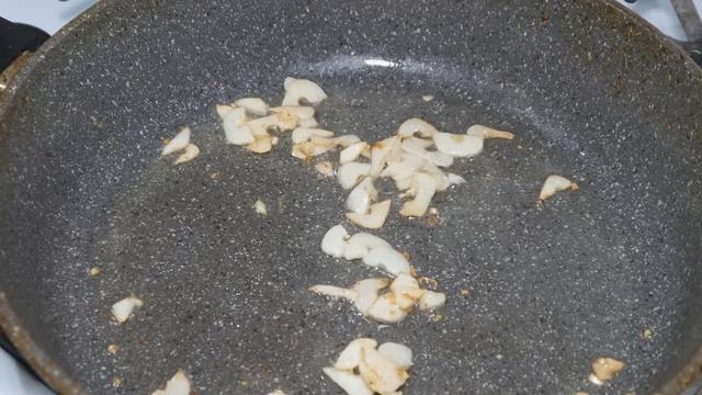 Кальмары в сливочно-чесночном соусе смотреть онлайн