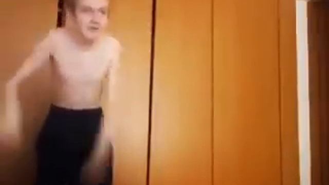 Иван Гамаз дуэль с Максом 100500.mp4 смотреть онлайн