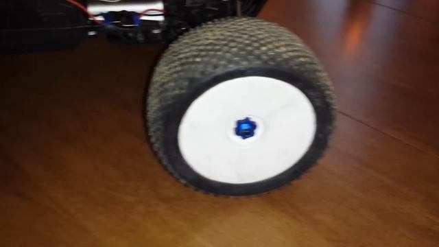 Traxxas revo with dynamite big red .28 смотреть онлайн