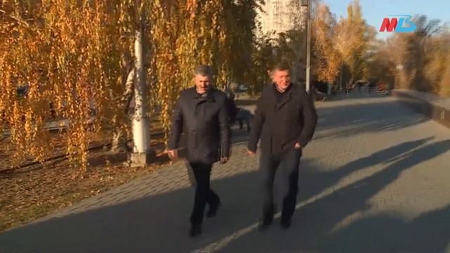 Андрей Бочаров: «Нужно принимать отдельные решения по озеленению города Волгограда» смотреть онлайн