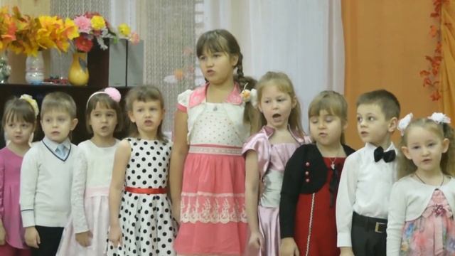 Детский сад №4 "Родничок" (День матери 2015г.) смотреть онлайн